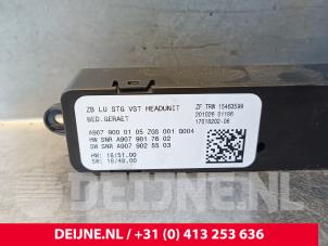 Mercedes Sprinter Regeleinheit Multi Media O247491 foto 3