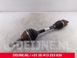 Gebruikte Aandrijfas links-voor Volkswagen Caddy Cargo V (SBA/SBH) 2.0 TDI BlueMotionTechnology Prijs € 199,65 Inclusief btw aangeboden door van Deijne Onderdelen Uden B.V.