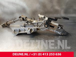 Volvo V40 Steering column housing O247622 photo 3