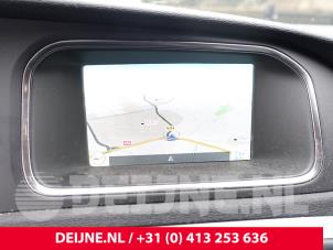 Gebruikte Display Interieur Volvo V40 (MV) 2.0 D4 16V Prijs op aanvraag aangeboden door van Deijne Onderdelen Uden B.V.