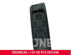 Volvo V40 Electric window switch O247710 photo 2