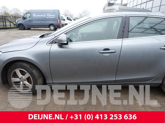 Volvo V40 Tür 4-türig links vorne O247721