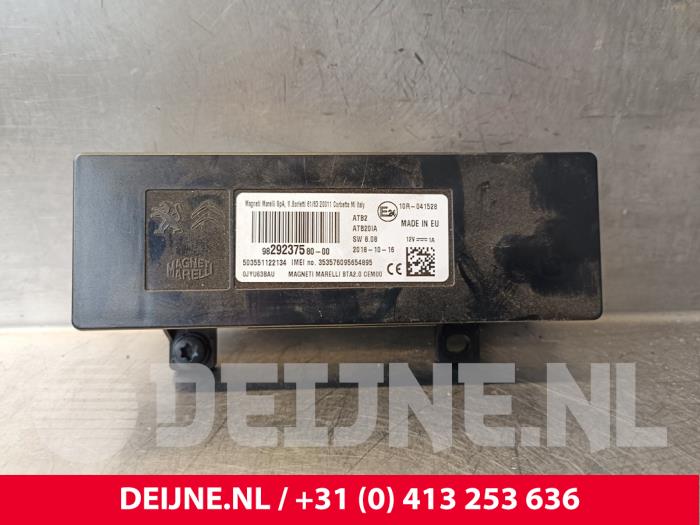 Gebruikte Bluetooth module Peugeot Expert (V1/VA/VB/VE/VF/VT/VY) 1.6 Blue HDi 95 16V Prijs € 96,80 Inclusief btw aangeboden door van Deijne Onderdelen Uden B.V.