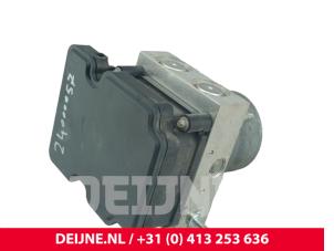 Nissan NV400 ABS pump O247908 photo 2