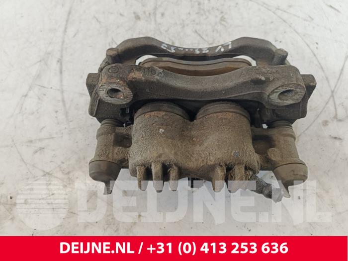 Nissan NV400 Bremszange links vorne O247940