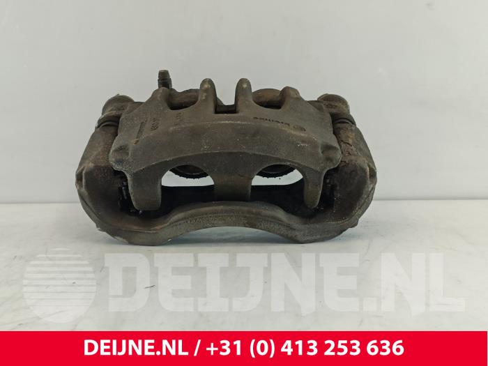 Nissan NV400 Bremszange rechts vorne O247942