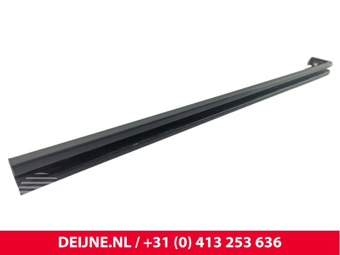 Nissan NV400 Schuifdeur Rail rechts O247947