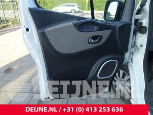 Renault Trafic Portier 2Deurs links O248073 foto 2
