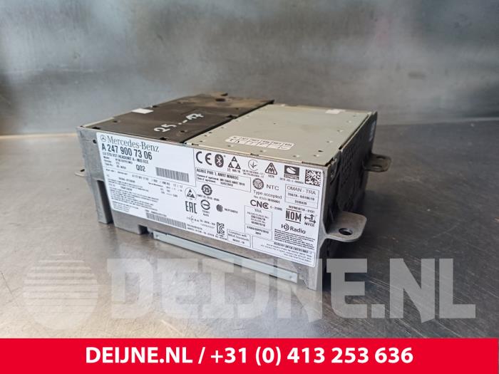 Gebruikte Radio module Mercedes Sprinter 3,5t (907.6/910.6) 316 CDI 2.1 D RWD Prijs € 635,25 Inclusief btw aangeboden door van Deijne Onderdelen Uden B.V.