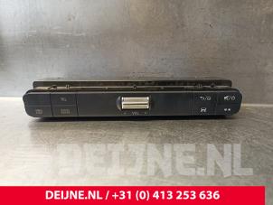 Gebruikte Regelunit Multi Media Mercedes Sprinter 3,5t (907.6/910.6) 316 CDI 2.1 D RWD Prijs € 121,00 Inclusief btw aangeboden door van Deijne Onderdelen Uden B.V.