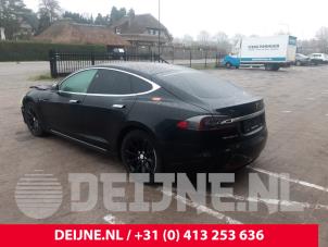 Tesla Model S Panoramic roof O248289 photo 3