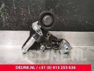 Gebruikte Spanrol Multiriem Volkswagen Crafter 2.5 TDI 30/32/35 Prijs € 66,55 Inclusief btw aangeboden door van Deijne Onderdelen Uden B.V.