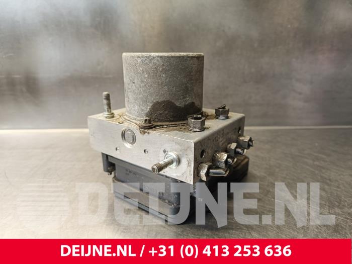 Gebruikte ABS Pomp Iveco New Daily VI 35C15, 40C15, 50C15, 65C15, 70C15, 35S15 Prijs € 484,00 Inclusief btw aangeboden door van Deijne Onderdelen Uden B.V.