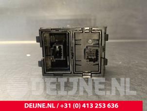 Renault Trafic Heizschalter Heckscheibe O248414 foto 2