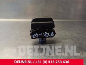 Renault Trafic PDC Schalter O248468 foto 3
