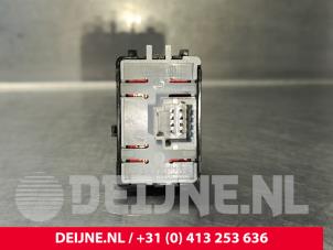 Renault Trafic PDC Schalter O248468 foto 2