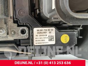Peugeot Expert Display Multi Media regelunit O248530 foto 3