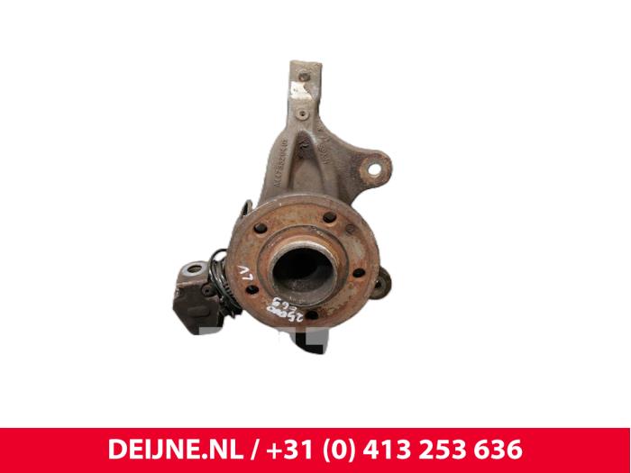 Mercedes Vito Achsschenkel links vorne O248682