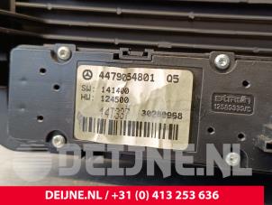 Mercedes Vito Paniekverlichtings Schakelaar O248810 foto 3