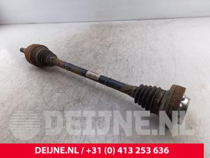 Gebruikte Steekas links-achter Porsche Cayenne (9PA) 3.2 V6 24V Prijs € 30,00 Margeregeling aangeboden door van Deijne Onderdelen Uden B.V.