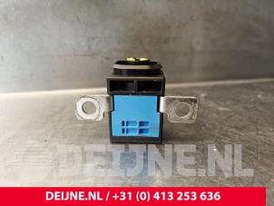 Tesla Model S Pyrofuse O248821 foto 3