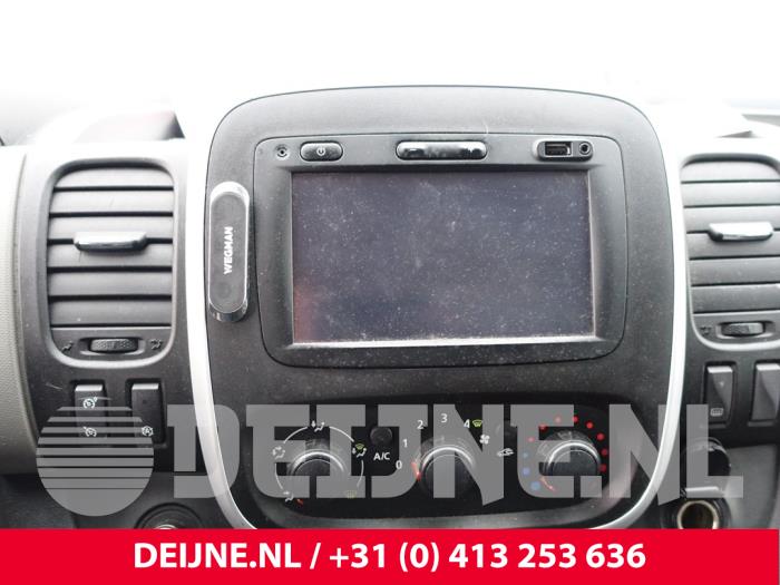 Renault Trafic Displays Multi Media Anzeige O248932