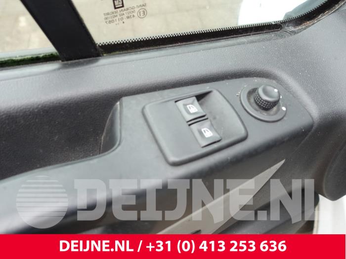 Renault Trafic Elektrisches Fenster Schalter O248936