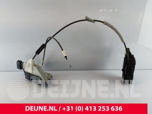 Citroen Jumpy Door lock mechanism 2-door, right O249229 photo 2