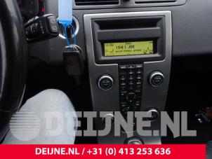 Gebruikte Display Interieur Volvo V50 (MW) 2.4 D5 20V Prijs op aanvraag aangeboden door van Deijne Onderdelen Uden B.V.