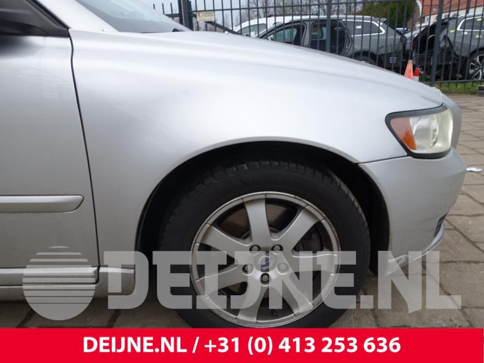 Volvo V50 Kotflügel rechts vorne O249403