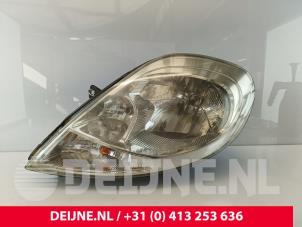 Gebruikte Koplamp links Renault Trafic New (FL) 2.5 dCi 16V 115 FAP Prijs € 36,30 Inclusief btw aangeboden door van Deijne Onderdelen Uden B.V.