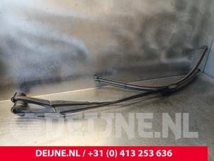 Gebruikte Ruitenwisserarm set Ford Transit Custom 2.0 TDCi 16V Eco Blue 170 Prijs € 30,25 Inclusief btw aangeboden door van Deijne Onderdelen Uden B.V.