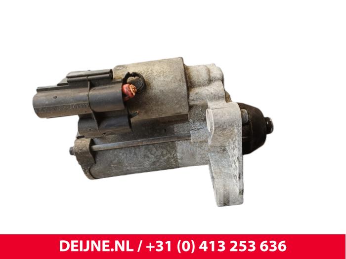Startmotor van een Volvo V40 (MV) 1.6 D2 2015