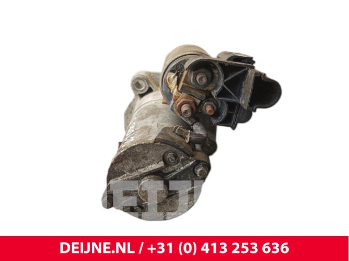 Startmotor van een Volvo V40 (MV) 1.6 D2 2015