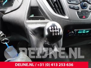 Gebruikte Versnellingspook Ford Transit Custom 2.2 TDCi 16V Prijs € 90,75 Inclusief btw aangeboden door van Deijne Onderdelen Uden B.V.