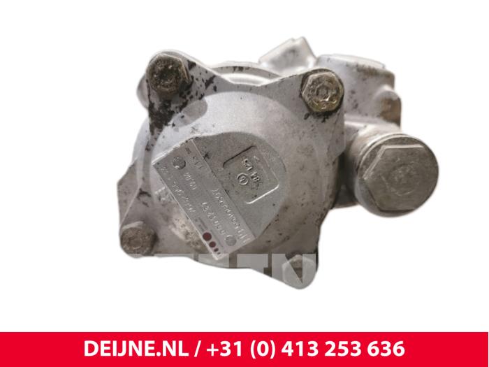 Gebruikte Pomp Servo Iveco New Daily III 50C17 Prijs € 90,75 Inclusief btw aangeboden door van Deijne Onderdelen Uden B.V.