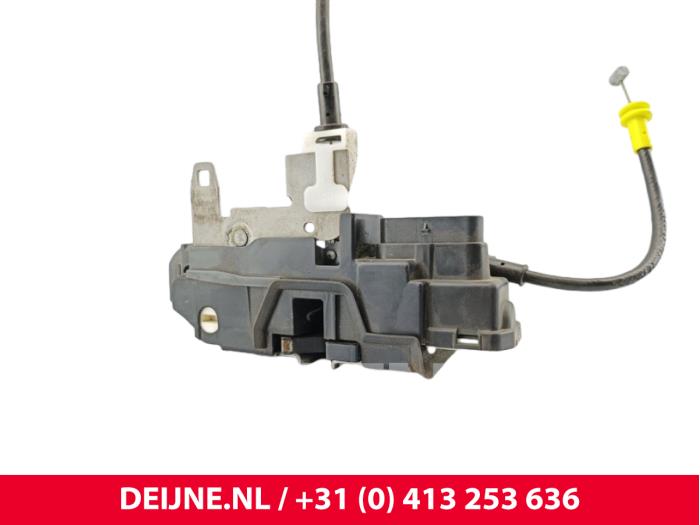Volvo V90 Türschlossmechanik 4-türig rechts hinten O250055