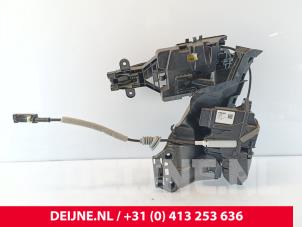Volvo V90 Front door lock mechanism 4-door, right O250060 photo 2