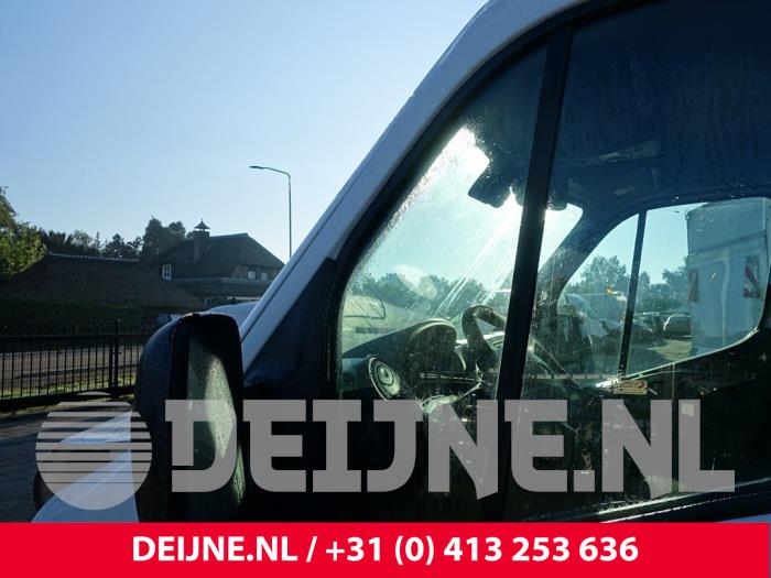 Opel Movano Driehoeks Ruit links-voor O250091