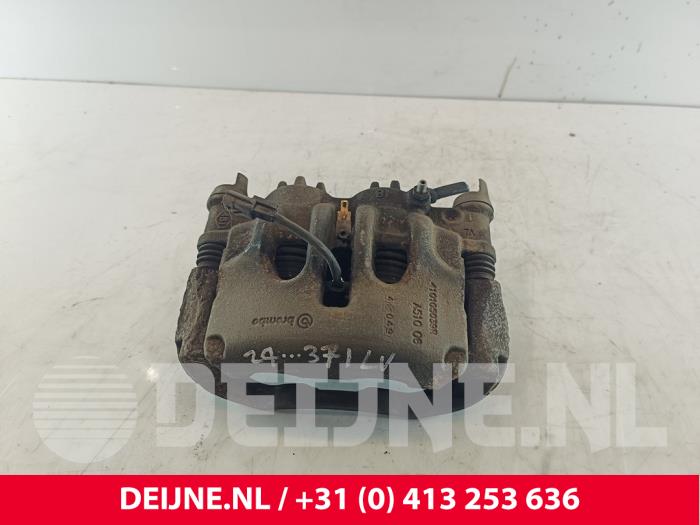 Opel Movano Bremszange links vorne O250103