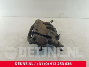 Opel Movano Remklauw (Tang) links-voor O250103 foto 3