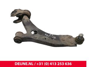 Volvo V40 Front lower wishbone, left O250157 photo 3