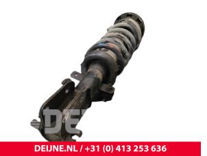 Gebruikte Mac Phersonpoot links-voor Renault Trafic New (FL) 2.0 dCi 16V 115 Prijs € 72,60 Inclusief btw aangeboden door van Deijne Onderdelen Uden B.V.