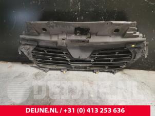 Renault Trafic Grille O250369 photo 2