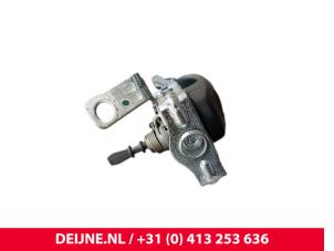 Volkswagen Transporter Türgriff 2-türig links O250483 foto 3