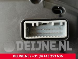 Nissan NV400 Tacho - Kombiinstrument KM O250489 foto 3