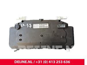 Nissan NV400 Tacho - Kombiinstrument KM O250489 foto 2