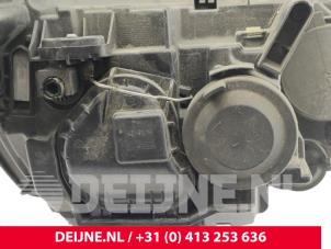 Volkswagen Transporter Headlight, left O250497 photo 2