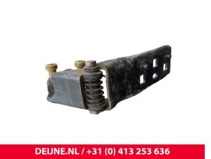 Opel Vivaro Schiebetürrolle rechts O250548 foto 3