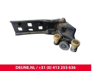 Opel Vivaro Schiebetürrolle rechts O250548 foto 2
